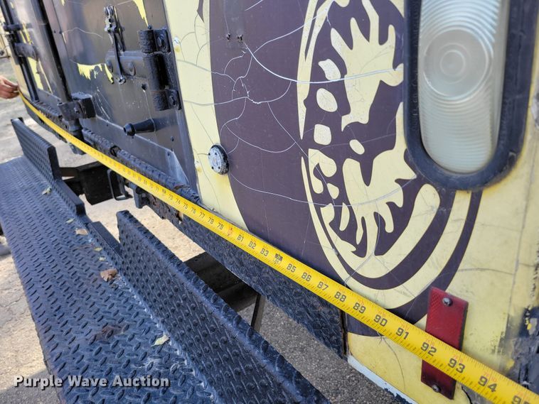 image for item DM8088 1999 Chevrolet Express G3500  box truck