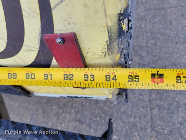 image for item DM8088 1999 Chevrolet Express G3500  box truck