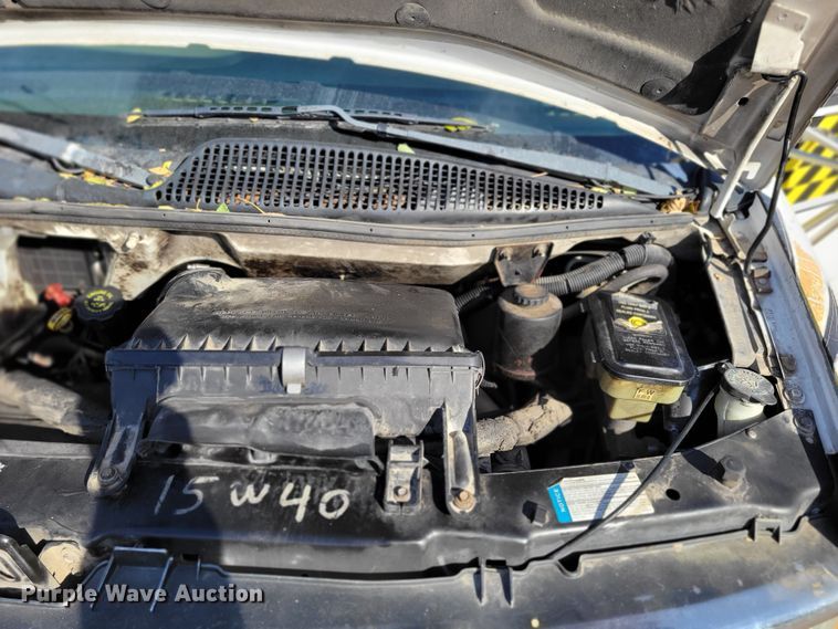 image for item DM8088 1999 Chevrolet Express G3500  box truck