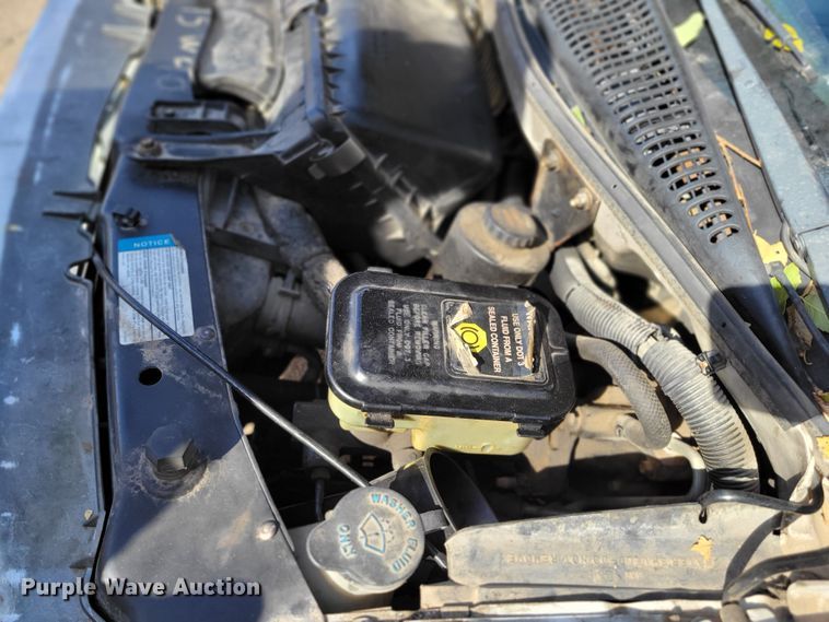 image for item DM8088 1999 Chevrolet Express G3500  box truck