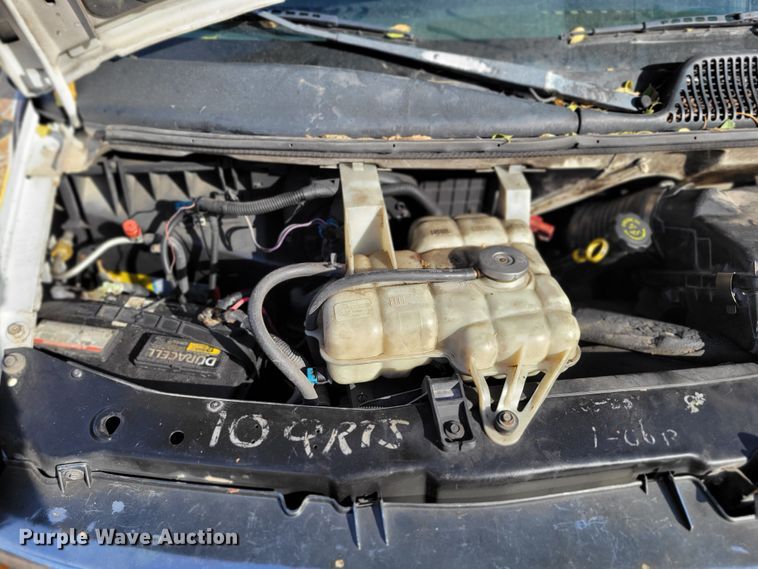 image for item DM8088 1999 Chevrolet Express G3500  box truck