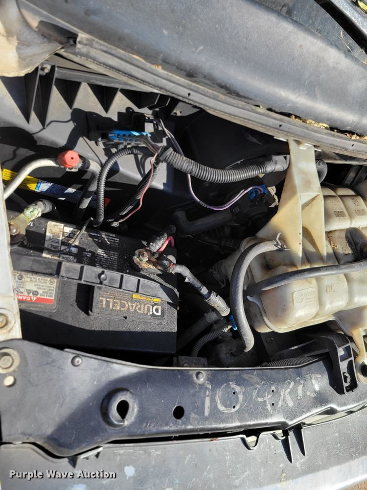 image for item DM8088 1999 Chevrolet Express G3500  box truck