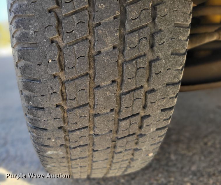 image for item DM8088 1999 Chevrolet Express G3500  box truck