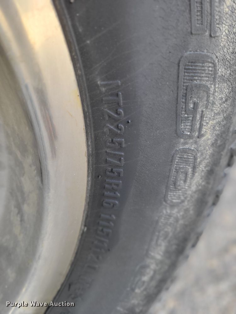 image for item DM8088 1999 Chevrolet Express G3500  box truck