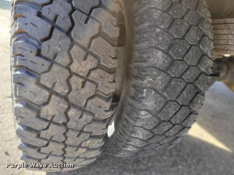 image for item DM8088 1999 Chevrolet Express G3500  box truck