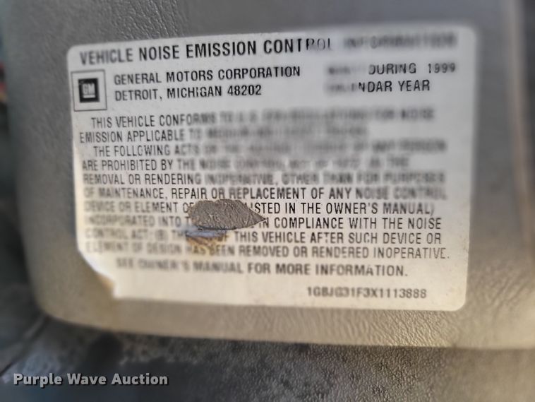 image for item DM8088 1999 Chevrolet Express G3500  box truck