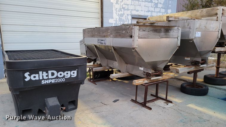 image for item DM8092 (3) Byers SaltDogg spreaders