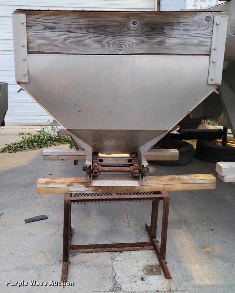 image for item DM8092 (3) Byers SaltDogg spreaders