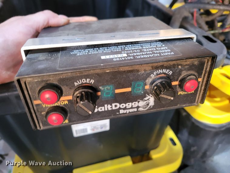 image for item DM8092 (3) Byers SaltDogg spreaders