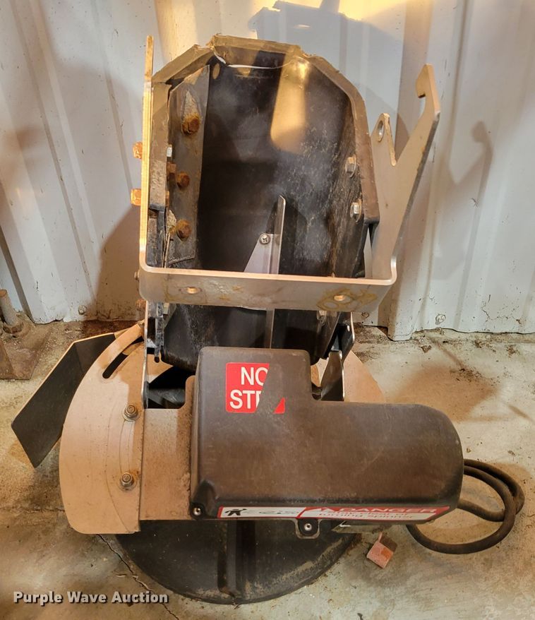 image for item DM8092 (3) Byers SaltDogg spreaders