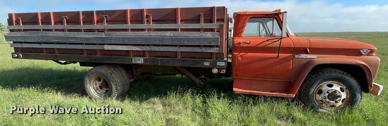 image for item DN5172 1966 GMC 4000  grain truck