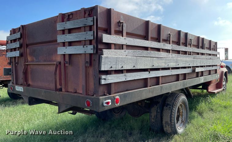 image for item DN5172 1966 GMC 4000  grain truck