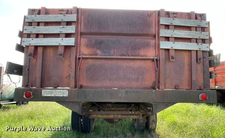 image for item DN5172 1966 GMC 4000  grain truck