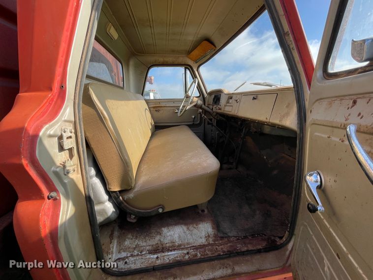 image for item DN5172 1966 GMC 4000  grain truck