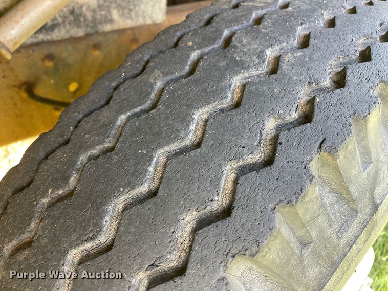 image for item DN5172 1966 GMC 4000  grain truck