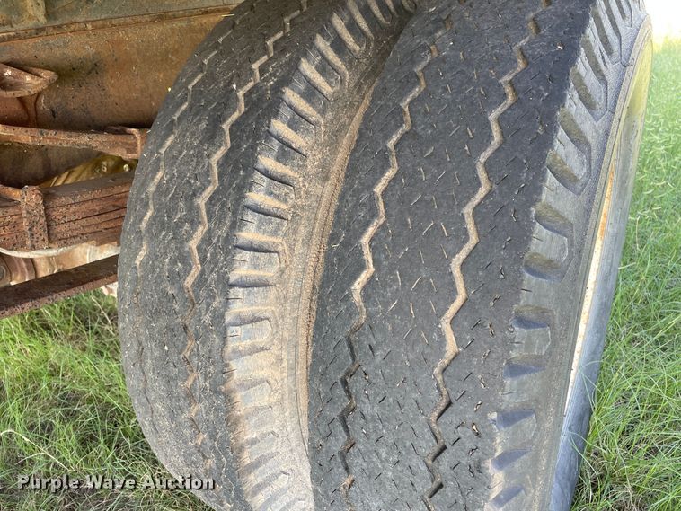 image for item DN5172 1966 GMC 4000  grain truck