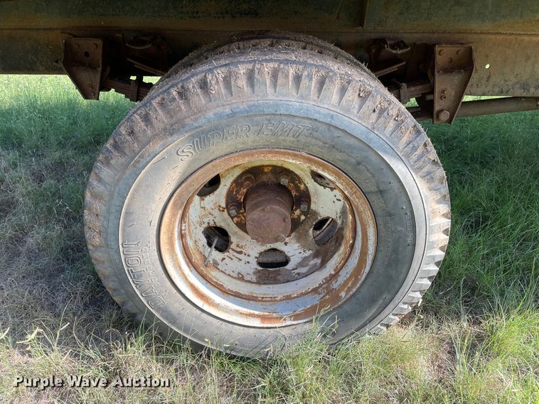 image for item DN5172 1966 GMC 4000  grain truck