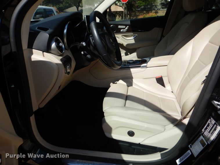 image for item DO1657 2019 Mercedes Benz GLC 300  SUV