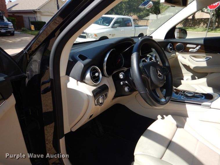 image for item DO1657 2019 Mercedes Benz GLC 300  SUV