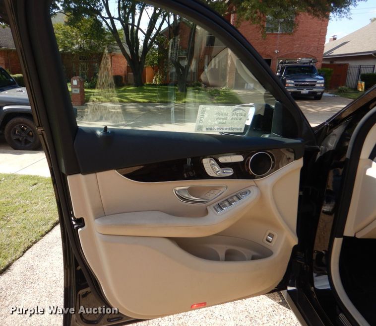 image for item DO1657 2019 Mercedes Benz GLC 300  SUV