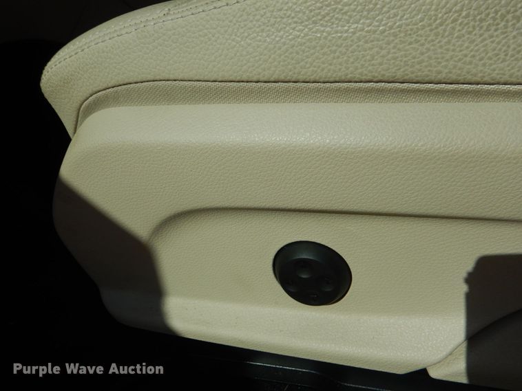 image for item DO1657 2019 Mercedes Benz GLC 300  SUV