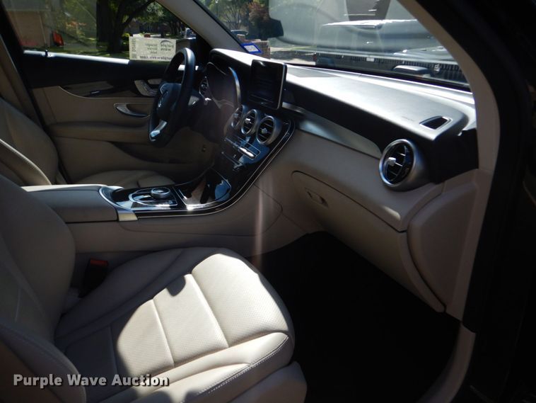 image for item DO1657 2019 Mercedes Benz GLC 300  SUV