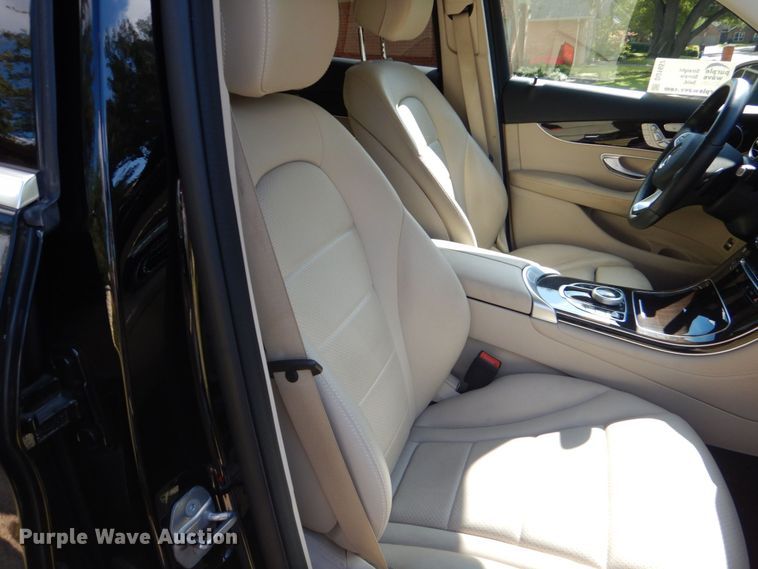 image for item DO1657 2019 Mercedes Benz GLC 300  SUV