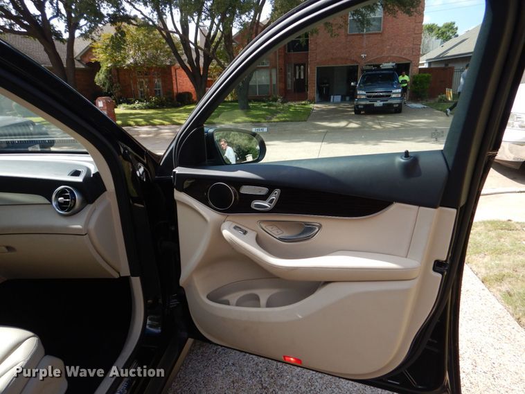 image for item DO1657 2019 Mercedes Benz GLC 300  SUV