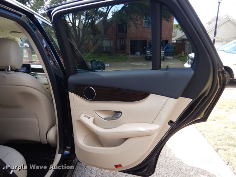 image for item DO1657 2019 Mercedes Benz GLC 300  SUV