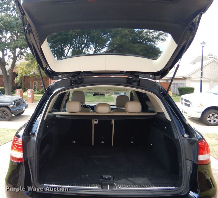 image for item DO1657 2019 Mercedes Benz GLC 300  SUV