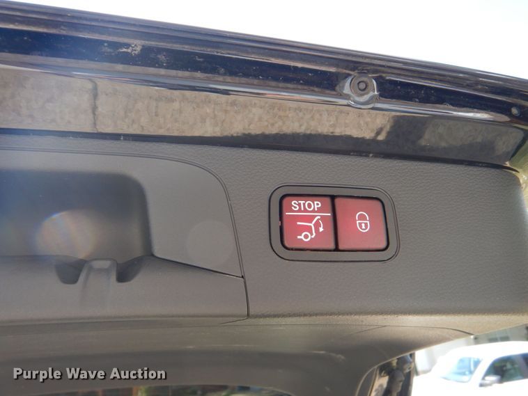 image for item DO1657 2019 Mercedes Benz GLC 300  SUV