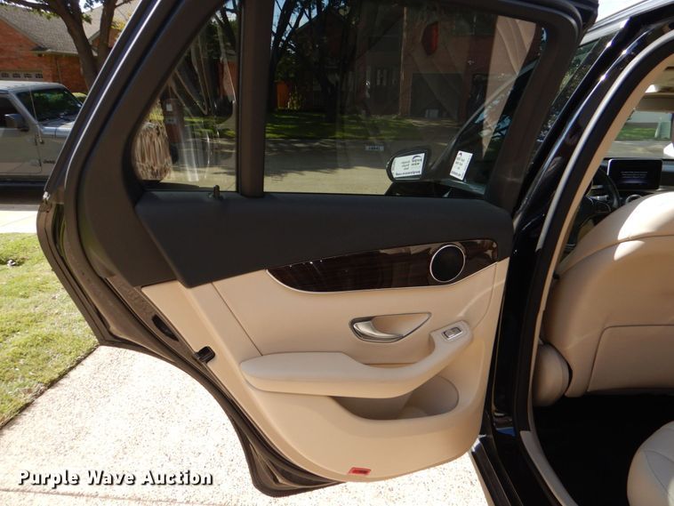 image for item DO1657 2019 Mercedes Benz GLC 300  SUV