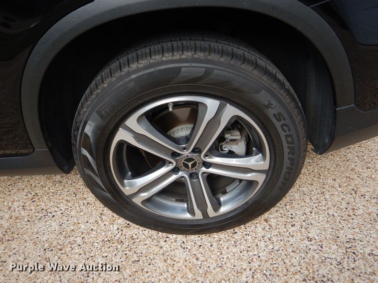 image for item DO1657 2019 Mercedes Benz GLC 300  SUV