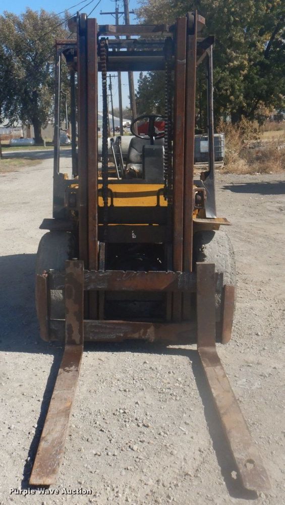 image for item DP0400 Caterpillar  forklift