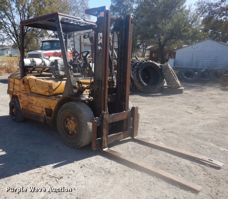 image for item DP0400 Caterpillar  forklift