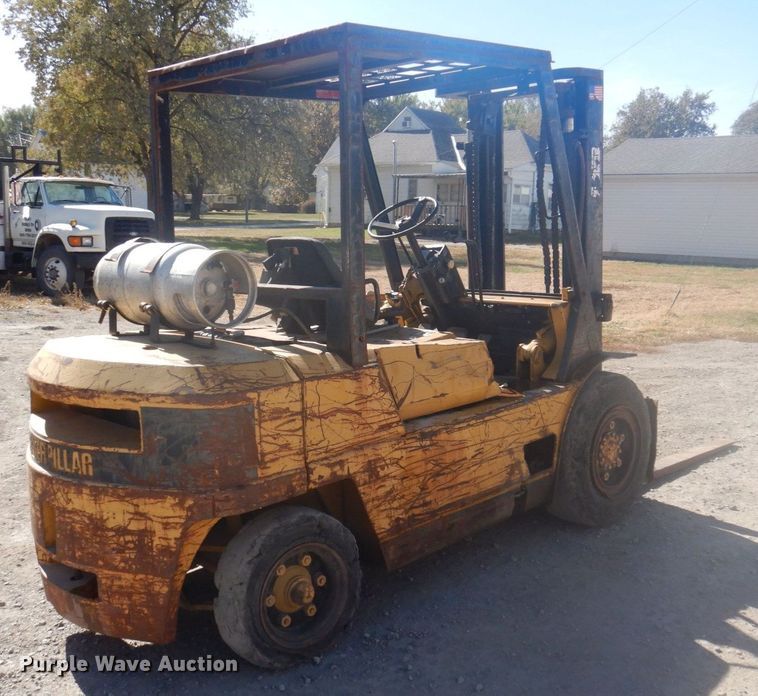 image for item DP0400 Caterpillar  forklift