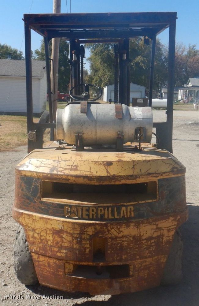 image for item DP0400 Caterpillar  forklift