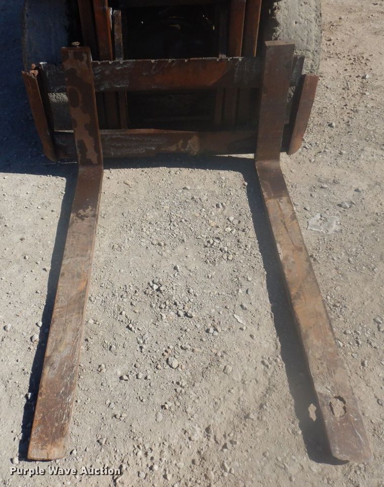 image for item DP0400 Caterpillar  forklift