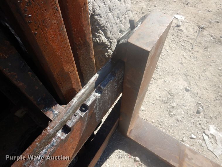 image for item DP0400 Caterpillar  forklift