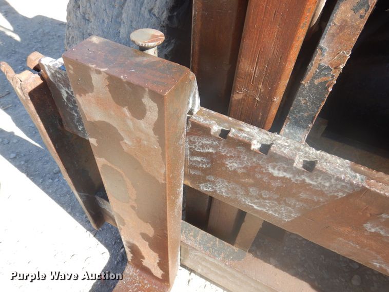 image for item DP0400 Caterpillar  forklift