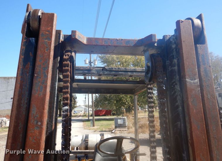 image for item DP0400 Caterpillar  forklift