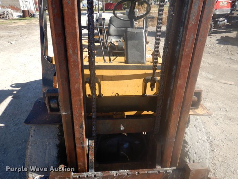 image for item DP0400 Caterpillar  forklift