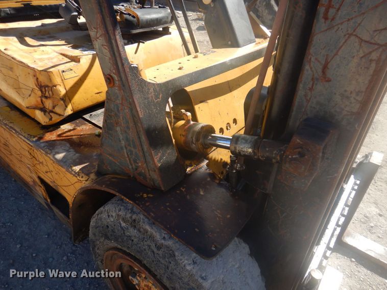 image for item DP0400 Caterpillar  forklift