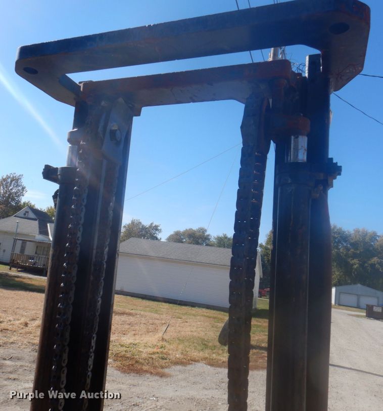 image for item DP0400 Caterpillar  forklift