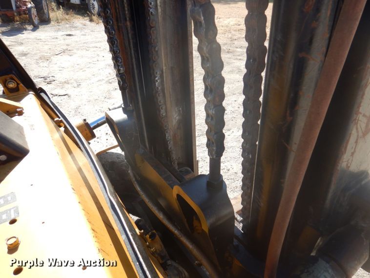 image for item DP0400 Caterpillar  forklift