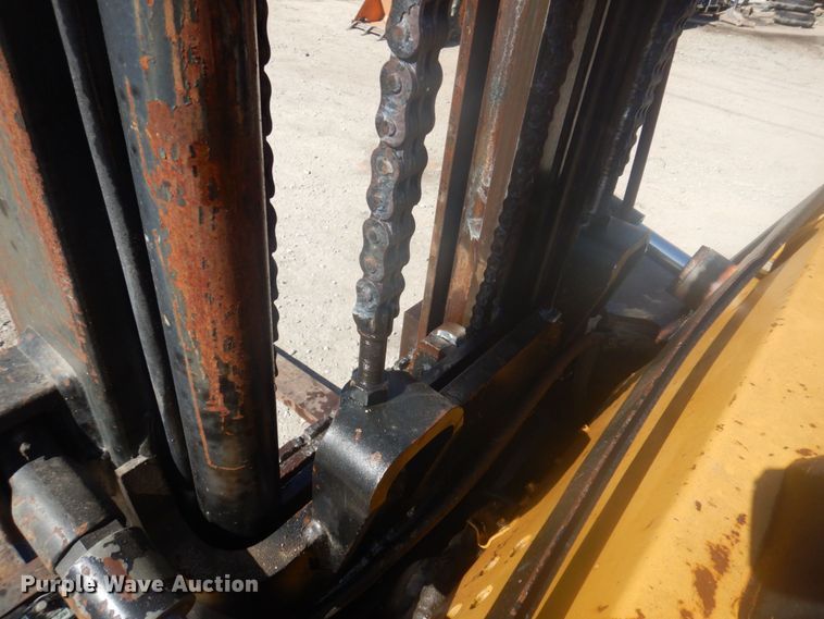 image for item DP0400 Caterpillar  forklift