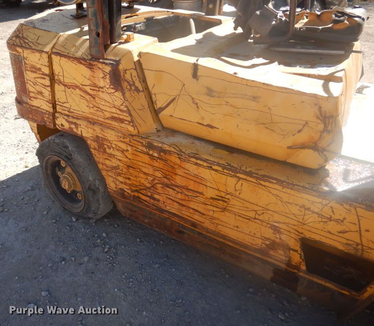 image for item DP0400 Caterpillar  forklift