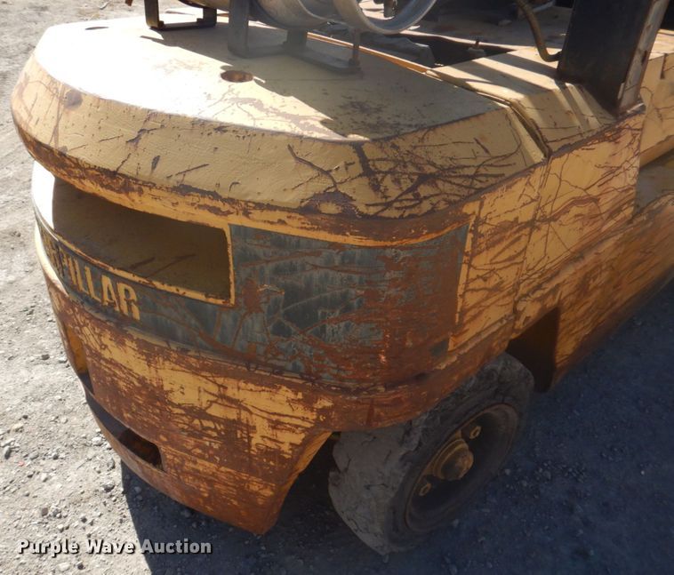 image for item DP0400 Caterpillar  forklift