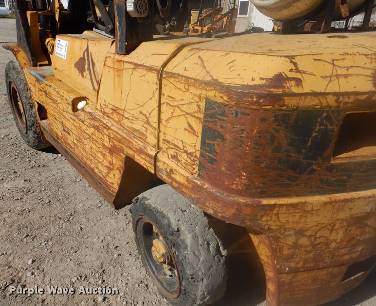 image for item DP0400 Caterpillar  forklift