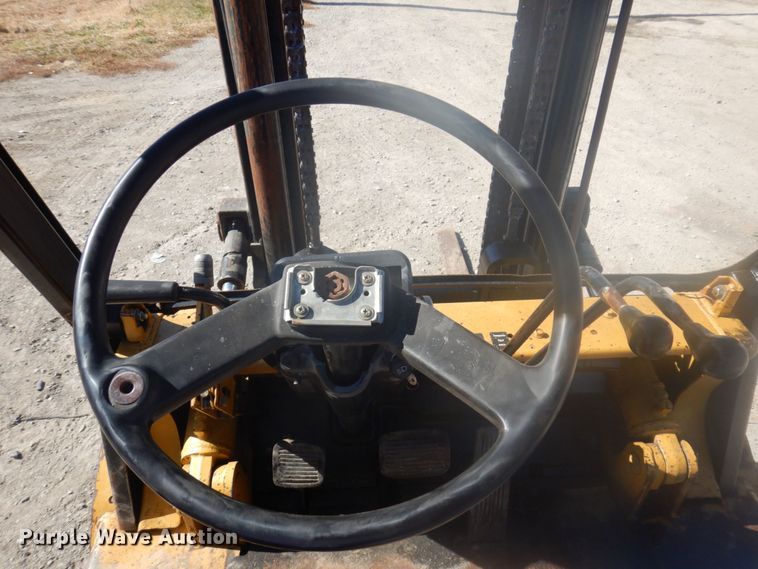 image for item DP0400 Caterpillar  forklift